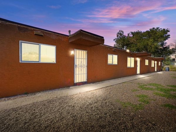 325 Tennessee Street NE, Albuquerque, NM 87108