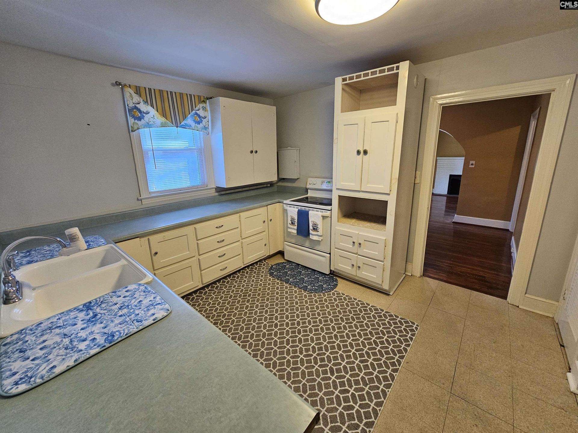 1310 C Avenue  Photo 10