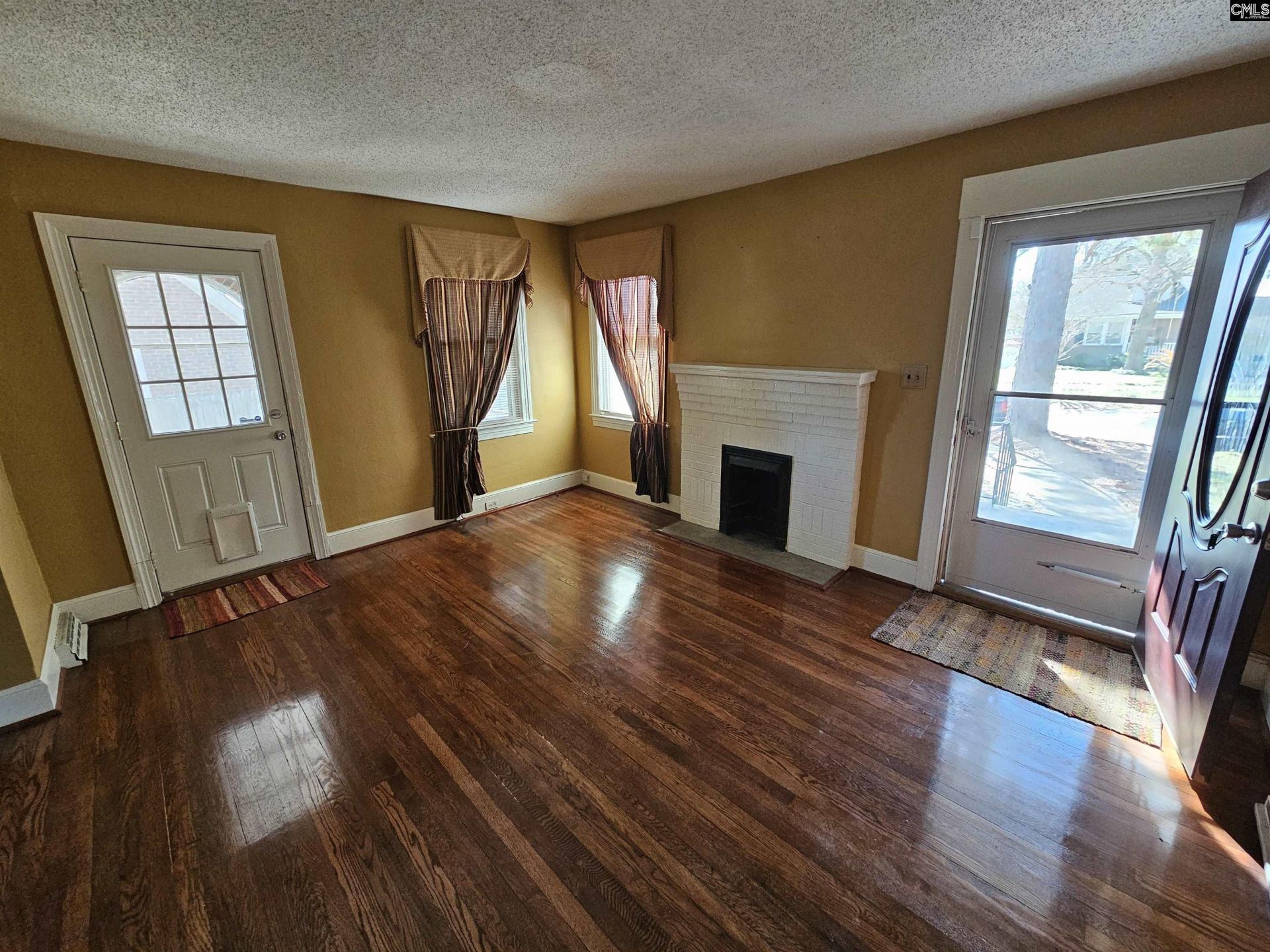 1310 C Avenue  Photo 4