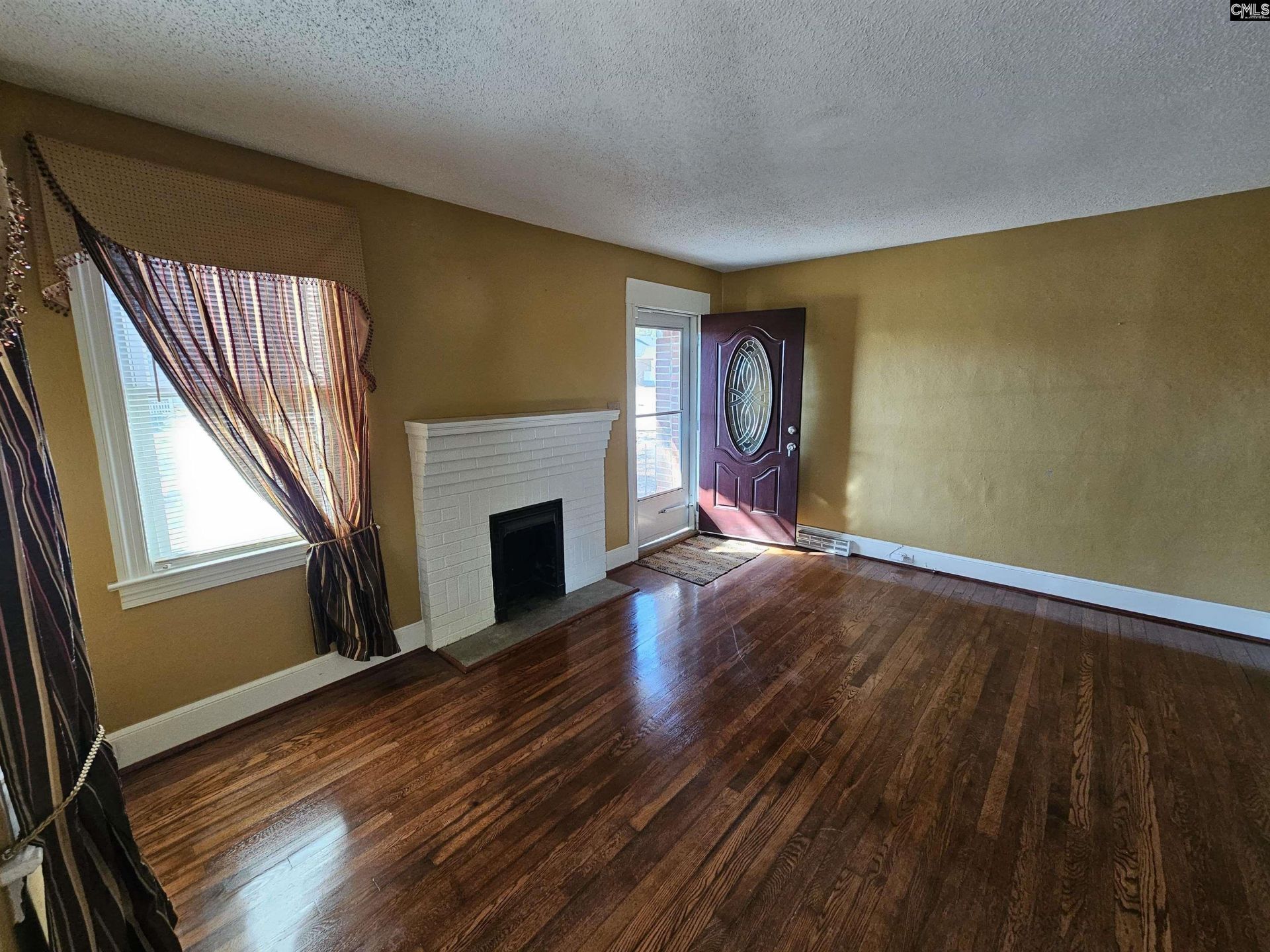 1310 C Avenue  Photo 5