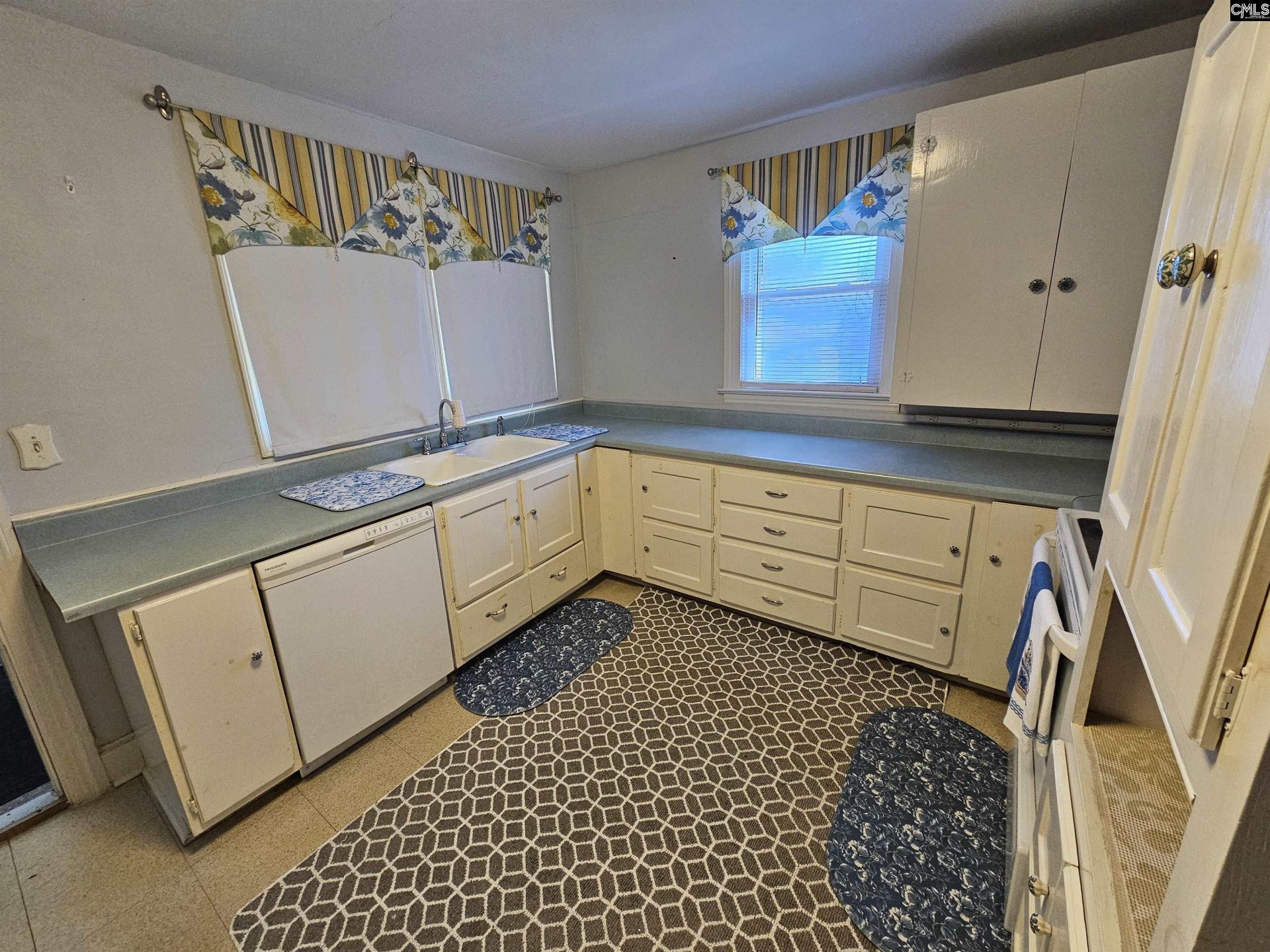 1310 C Avenue  Photo 8
