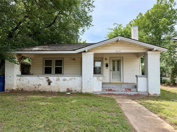 1619 W Iowa Avenue, Chickasha, OK 73018