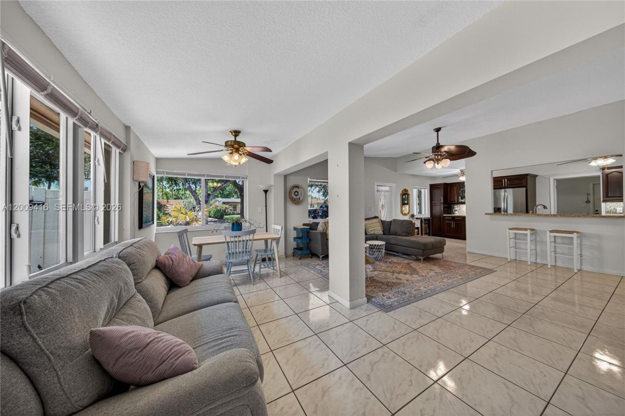 211 S 57th Way, Hollywood, FL 33023 Photo