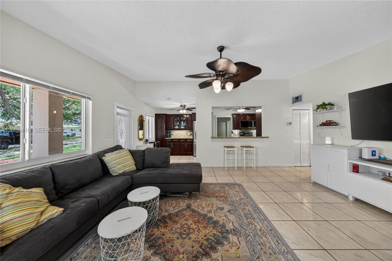 211 S 57th Way, Hollywood, FL 33023 Photo
