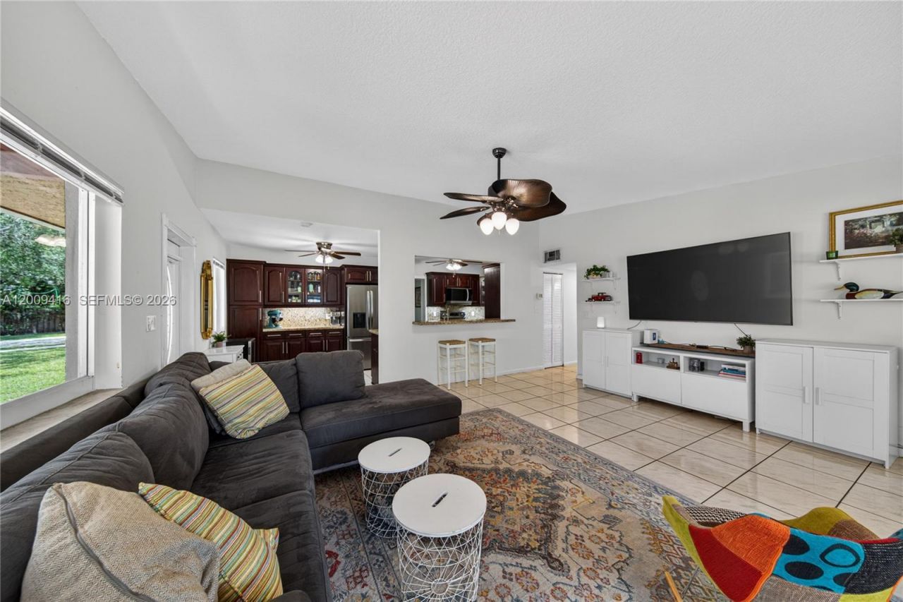 211 S 57th Way, Hollywood, FL 33023 Photo