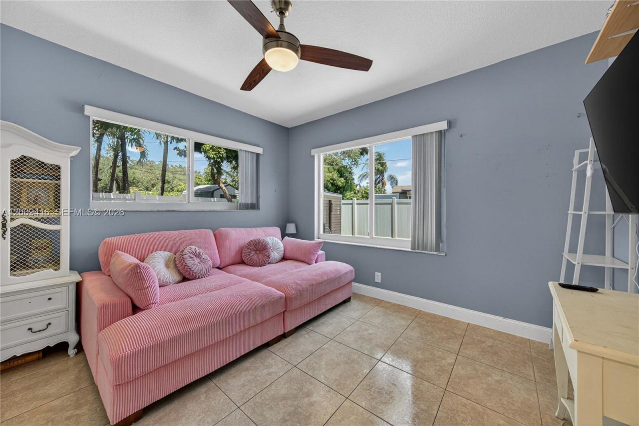 211 S 57th Way, Hollywood, FL 33023 Photo