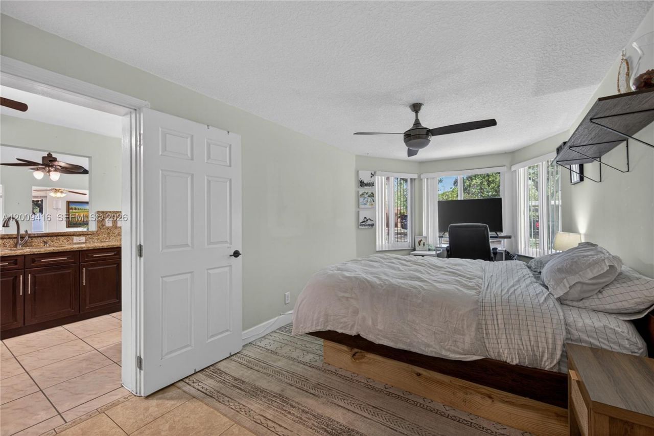 211 S 57th Way, Hollywood, FL 33023 Photo