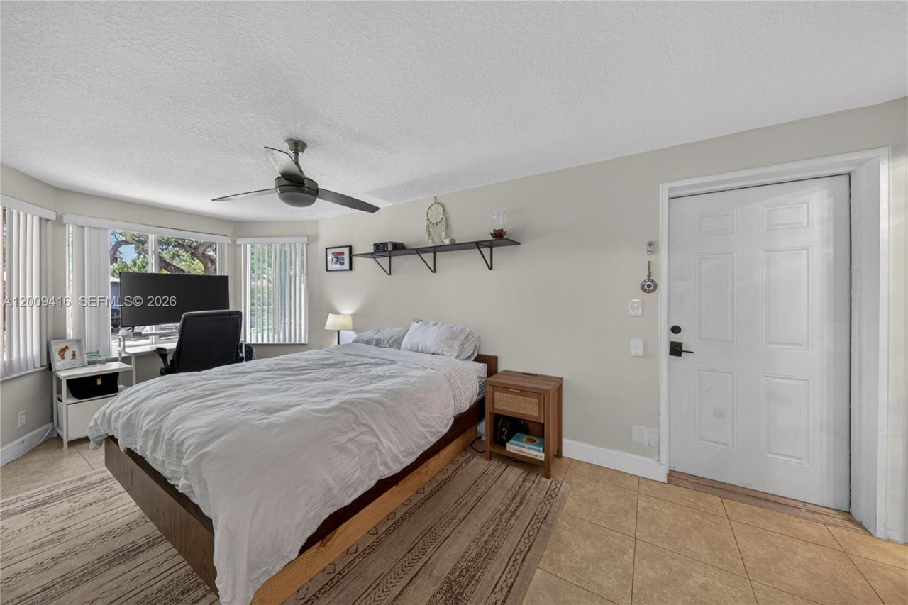 211 S 57th Way, Hollywood, FL 33023 Photo