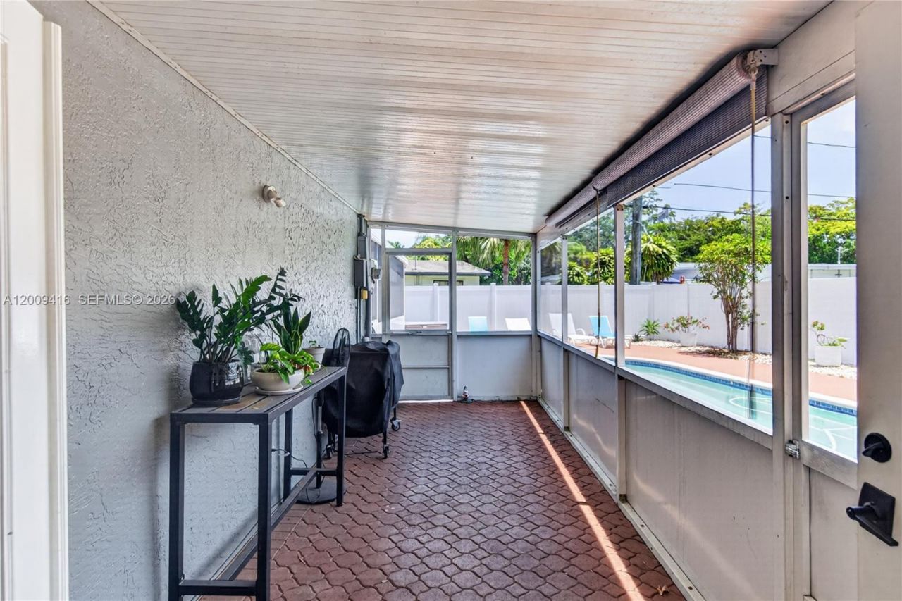 211 S 57th Way, Hollywood, FL 33023 Photo