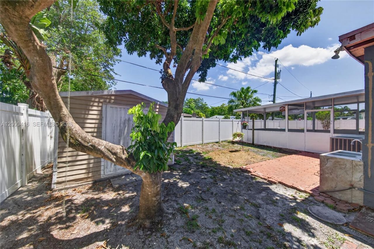211 S 57th Way, Hollywood, FL 33023 Photo