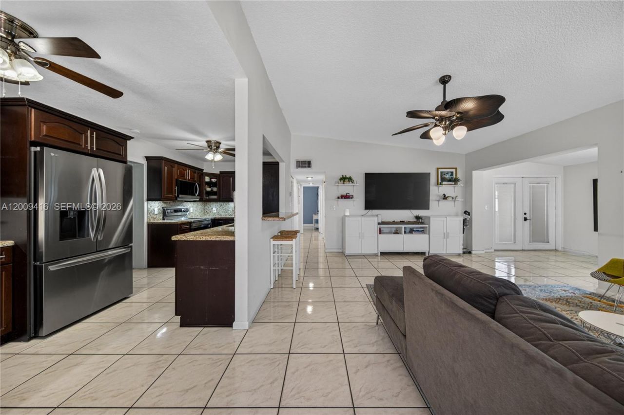 211 S 57th Way, Hollywood, FL 33023 Photo