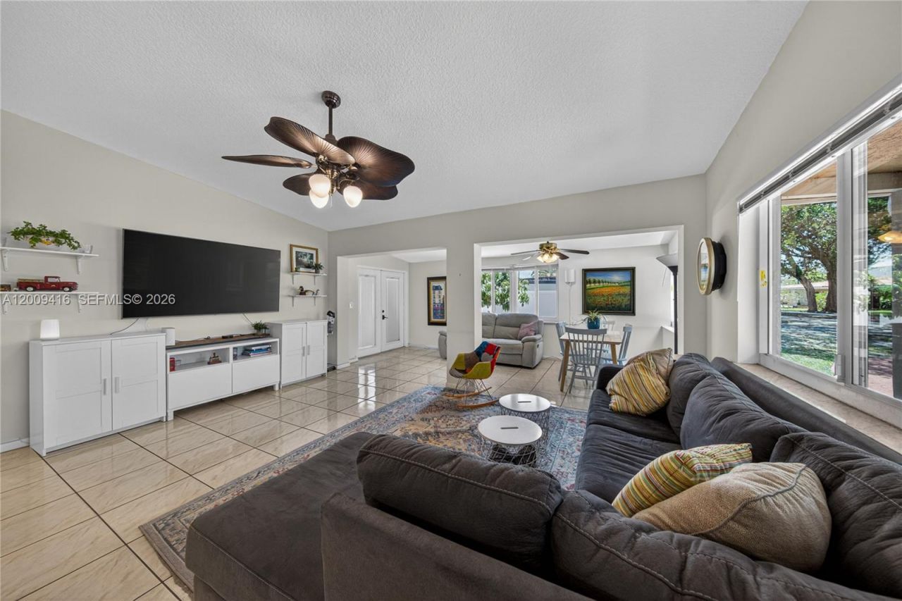 211 S 57th Way, Hollywood, FL 33023 Photo