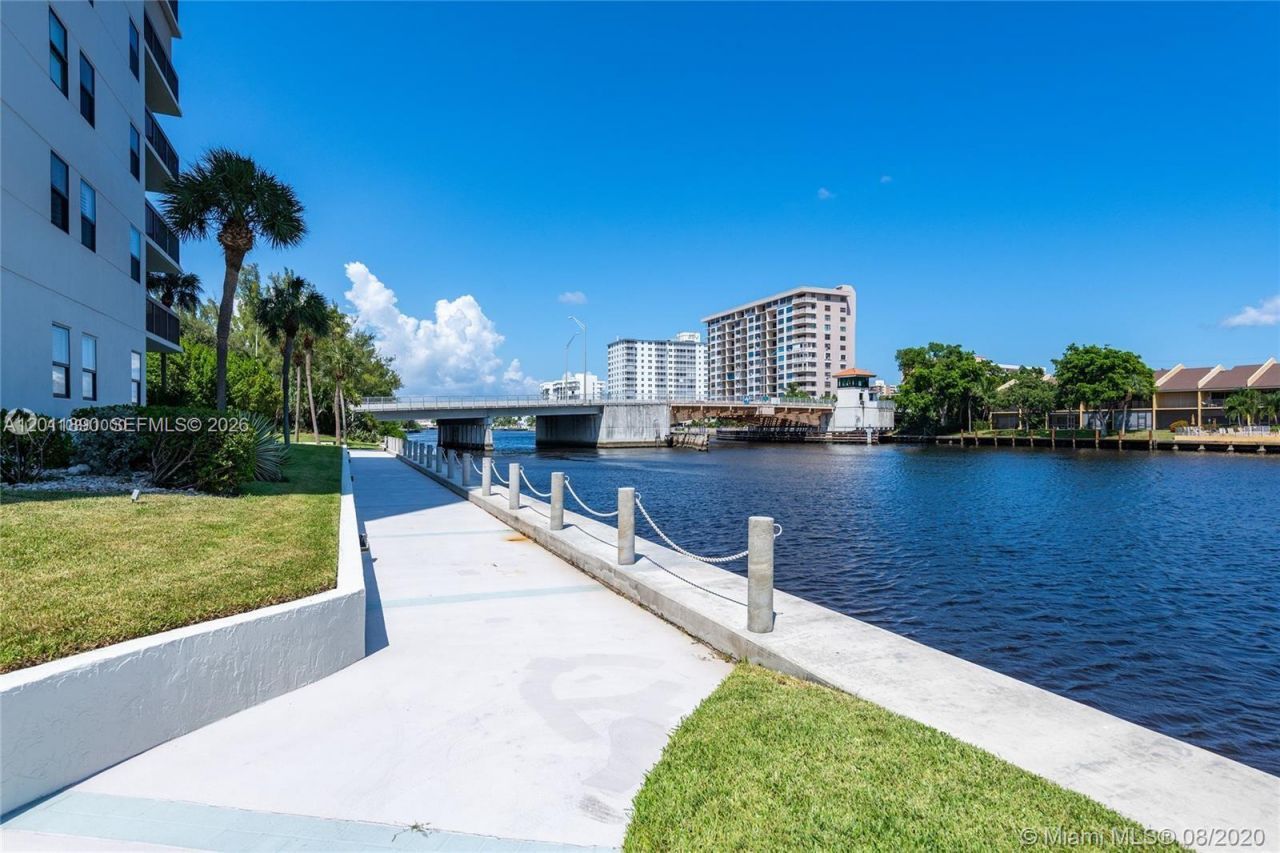 2900 NE 14th St Cswy , Unit 402, Pompano Beach, FL 33062 Photo