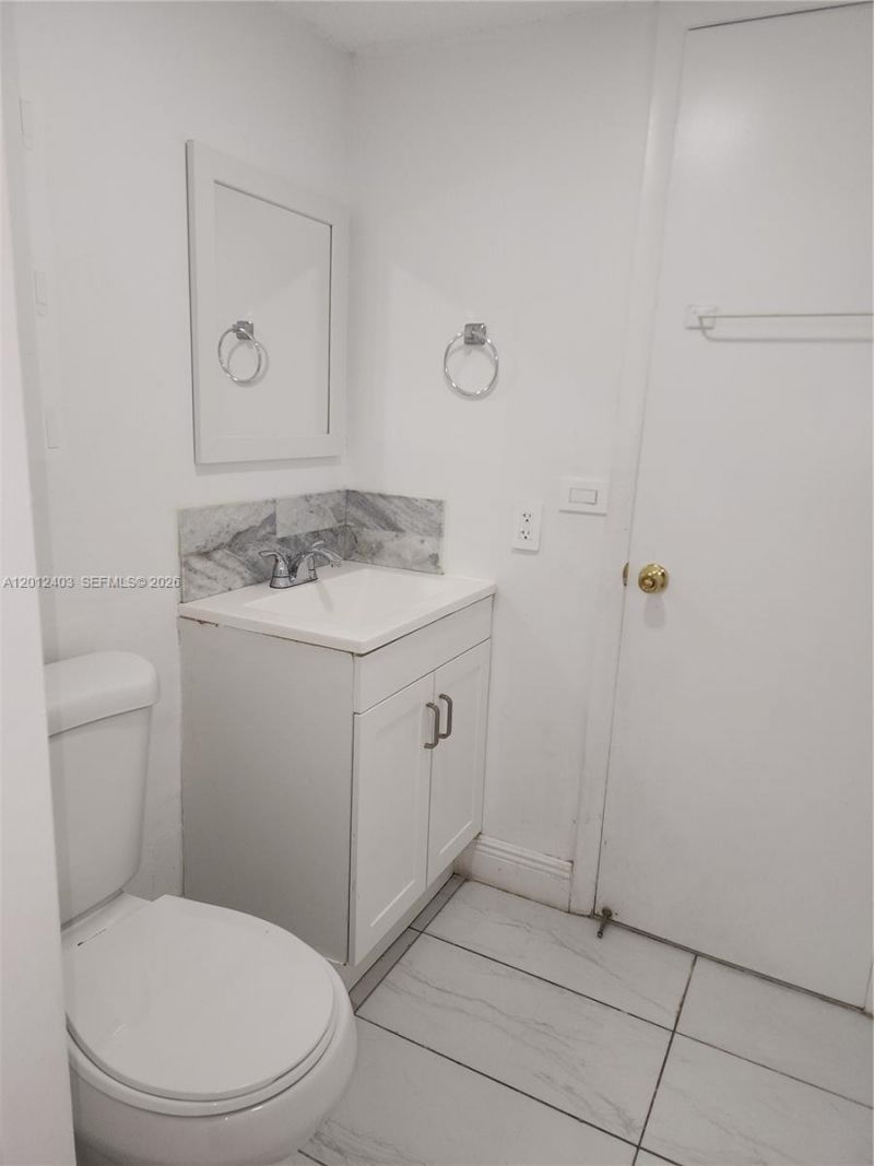 8990 SW 24th St , Unit 19, Miami, FL 33165 Photo
