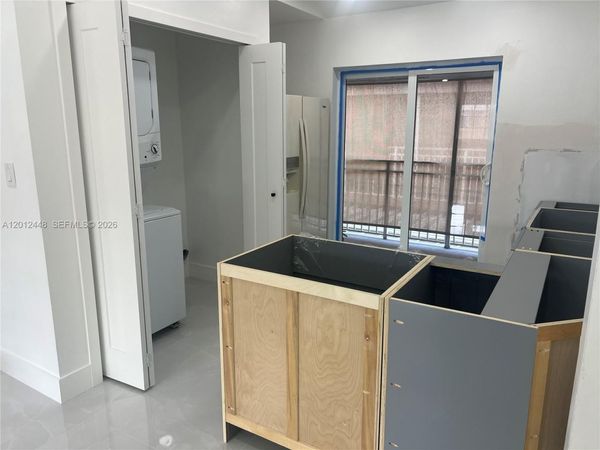 2425 W 76th St, Unit 207, Hialeah, FL 33016