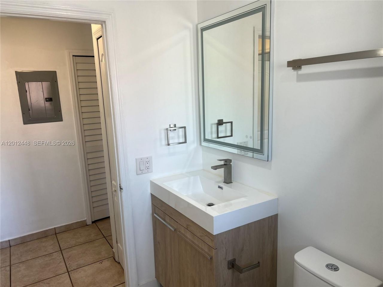 2425 W 76th St , Unit 207, Hialeah, FL 33016 Photo