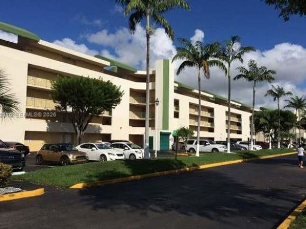 8870 Fontainebleau Blvd , Unit 312, Miami, FL 33172