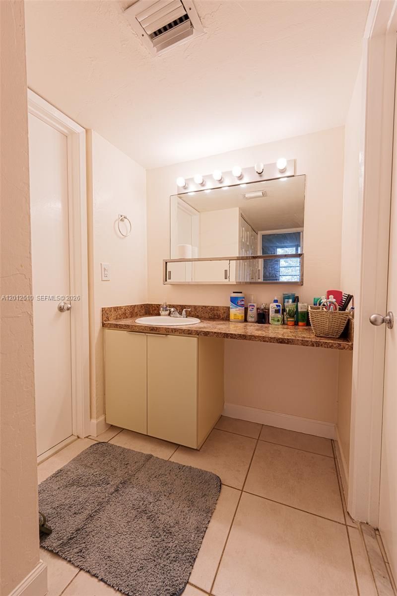 8870 Fontainebleau Blvd , Unit 312, Miami, FL 33172 Photo
