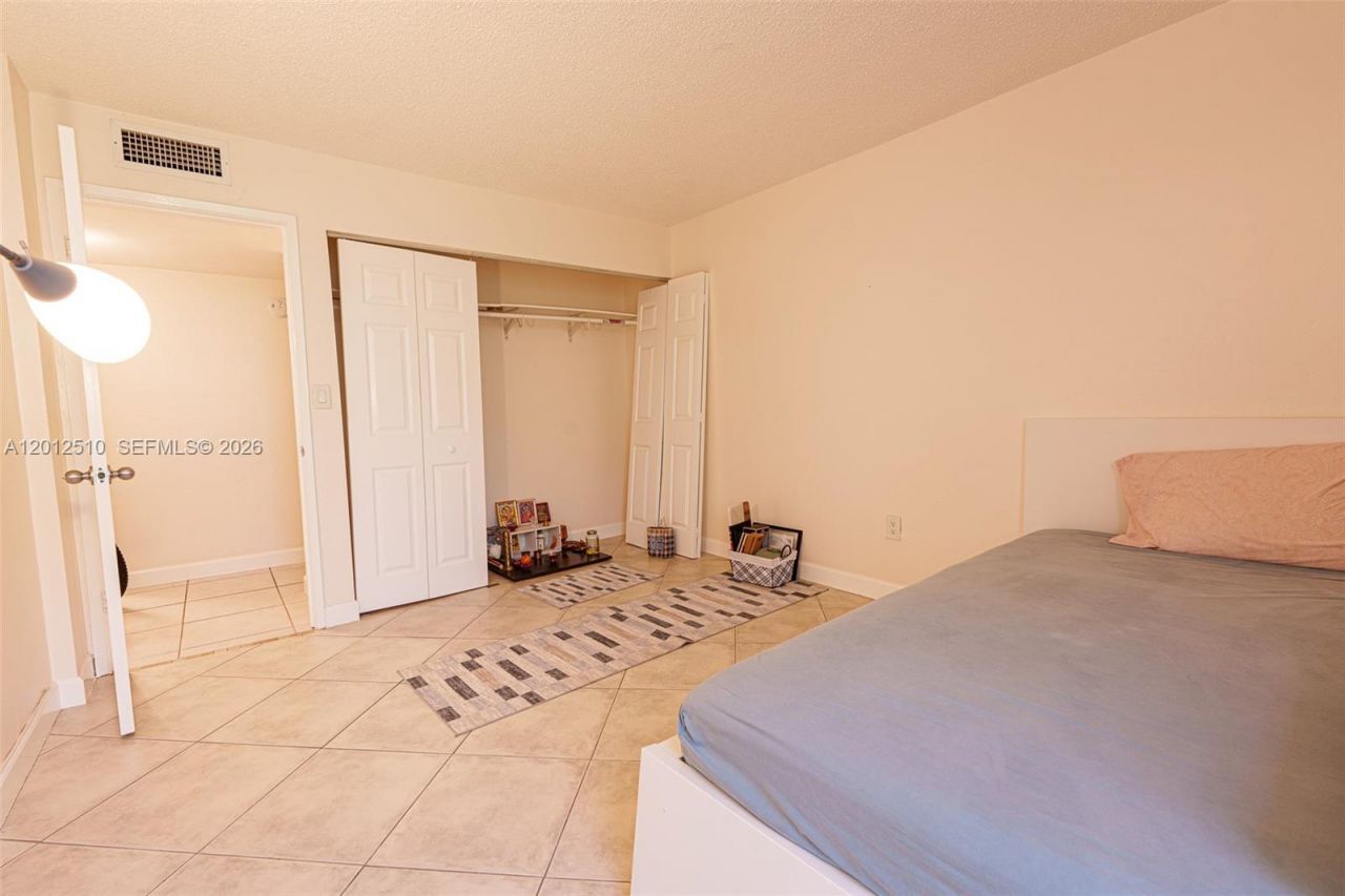 8870 Fontainebleau Blvd , Unit 312, Miami, FL 33172 Photo