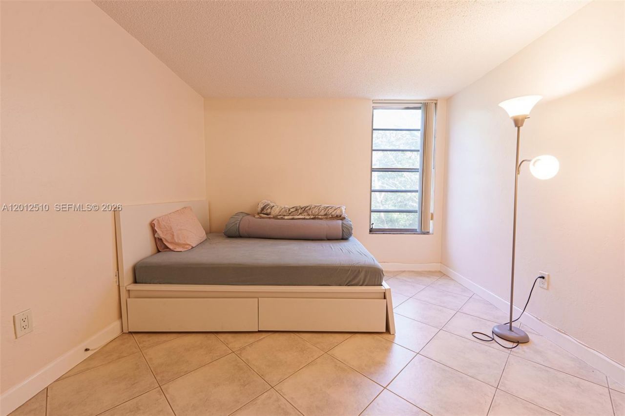 8870 Fontainebleau Blvd , Unit 312, Miami, FL 33172 Photo