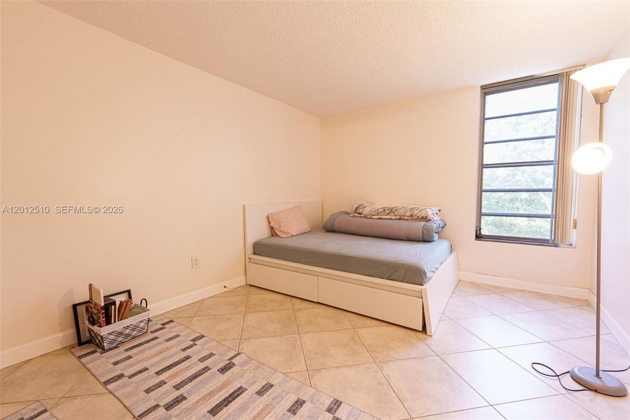 8870 Fontainebleau Blvd , Unit 312, Miami, FL 33172 Photo