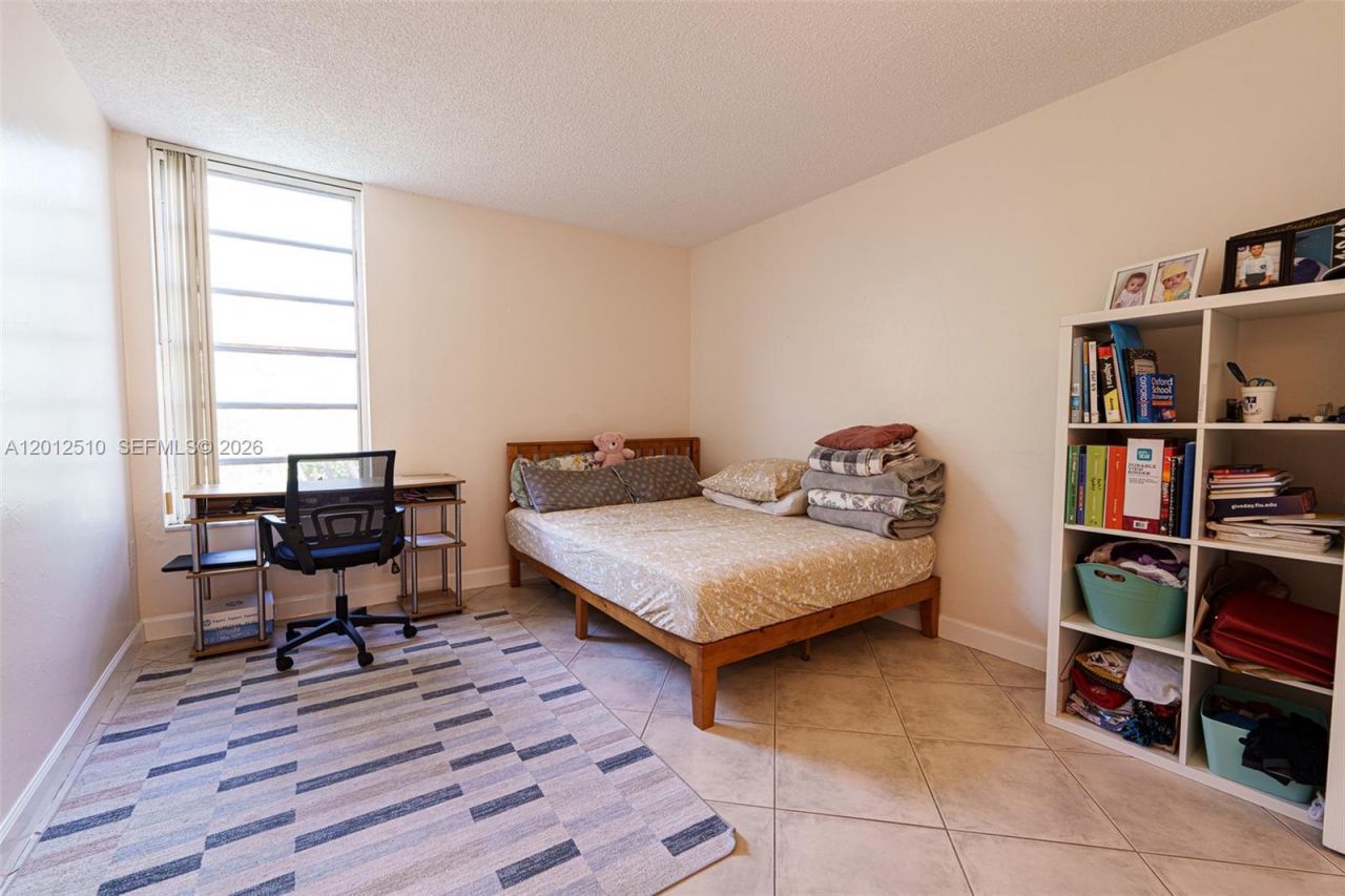 8870 Fontainebleau Blvd , Unit 312, Miami, FL 33172 Photo