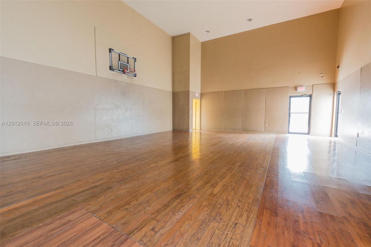 8870 Fontainebleau Blvd , Unit 312, Miami, FL 33172 Photo