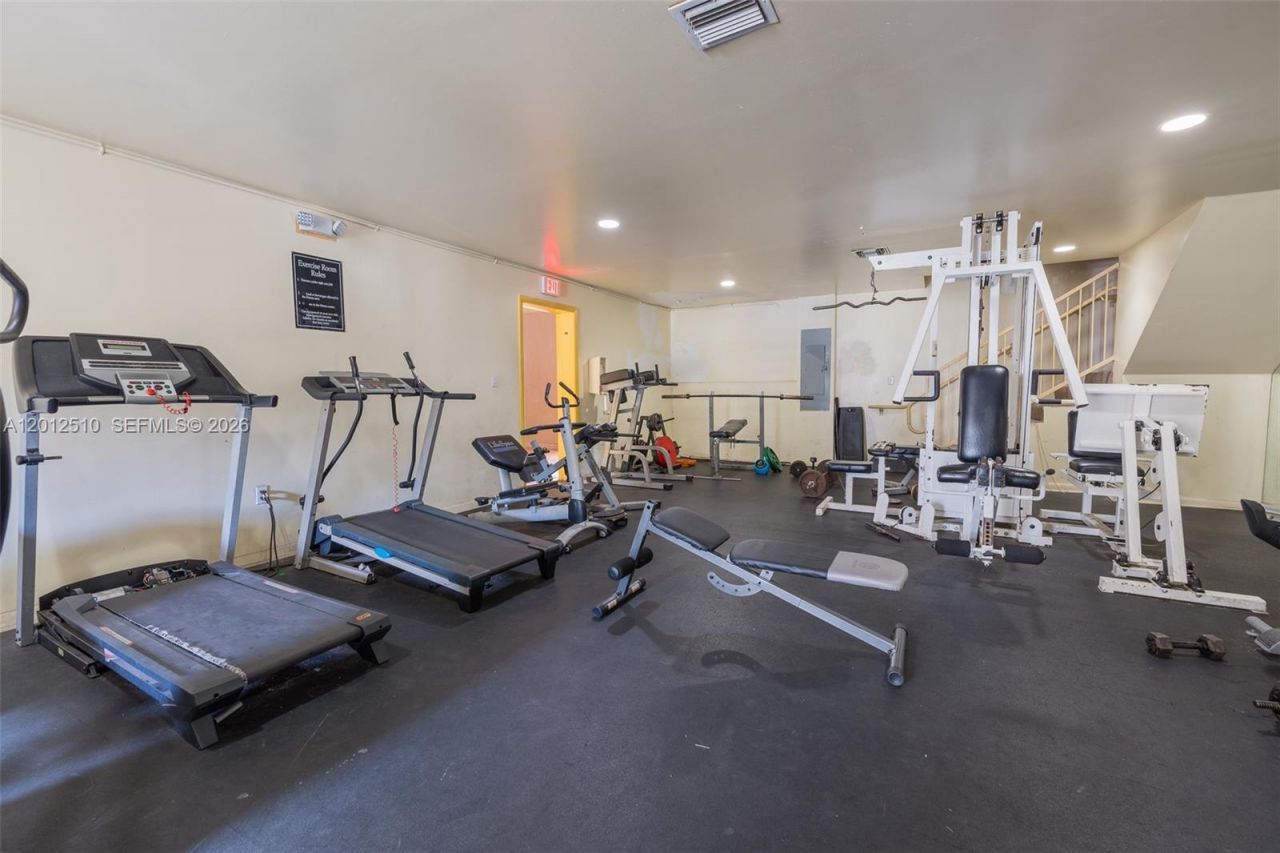 8870 Fontainebleau Blvd , Unit 312, Miami, FL 33172 Photo