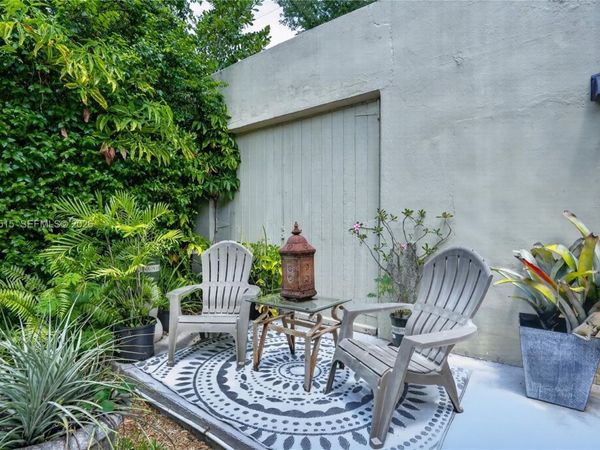 GUEST HOUSE SAN MIGUEL , Unit REAR, Coral Gables, FL 33134