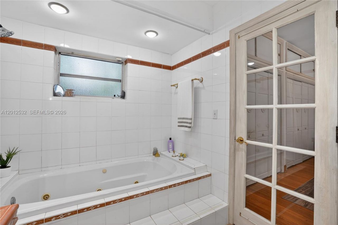 Studio San Miguel , Unit Rear, Coral Gables, FL 33134 Photo
