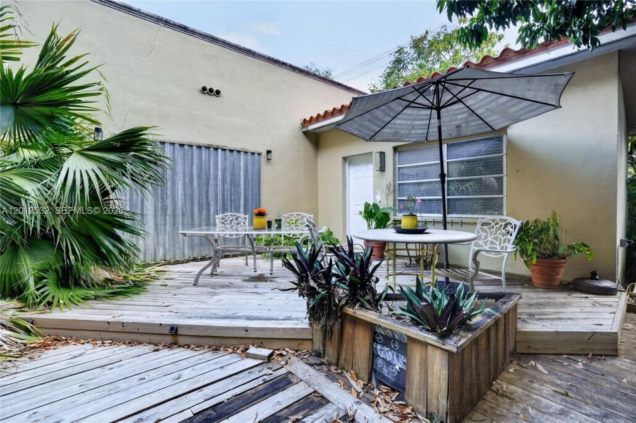 Studio San Miguel , Unit Rear, Coral Gables, FL 33134 Photo