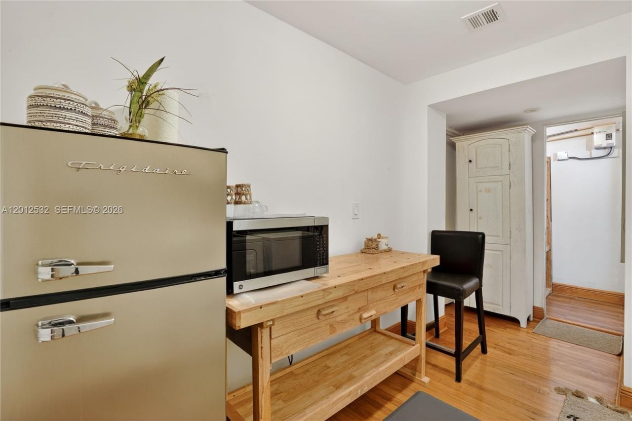 Studio San Miguel , Unit Rear, Coral Gables, FL 33134 Photo