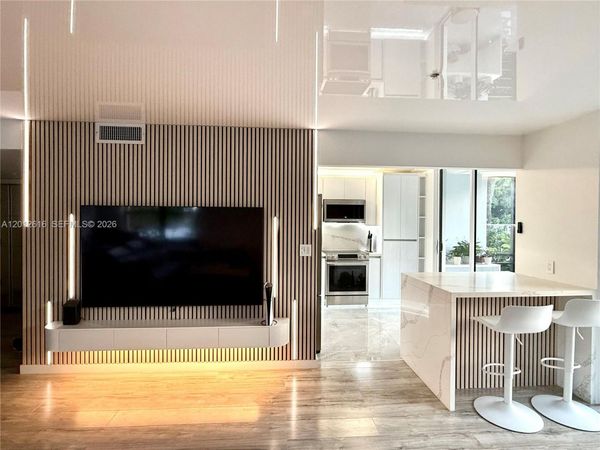 671 NE 195th St , Unit 205E, Miami, FL 33179