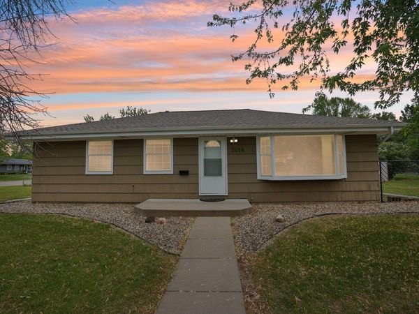 2016 W 90th Street, Bloomington, MN 55431