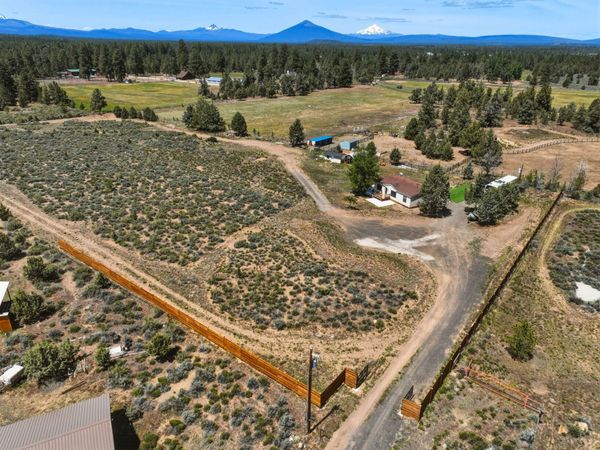 67395 Rabbitbrush Drive, Bend, OR 97703