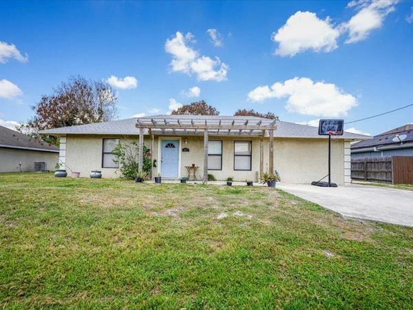667 SE Faith Terrace, Port St. Lucie, FL 34983