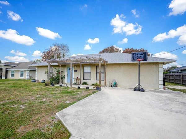 667 SE Faith Terrace, Port St. Lucie, FL 34983