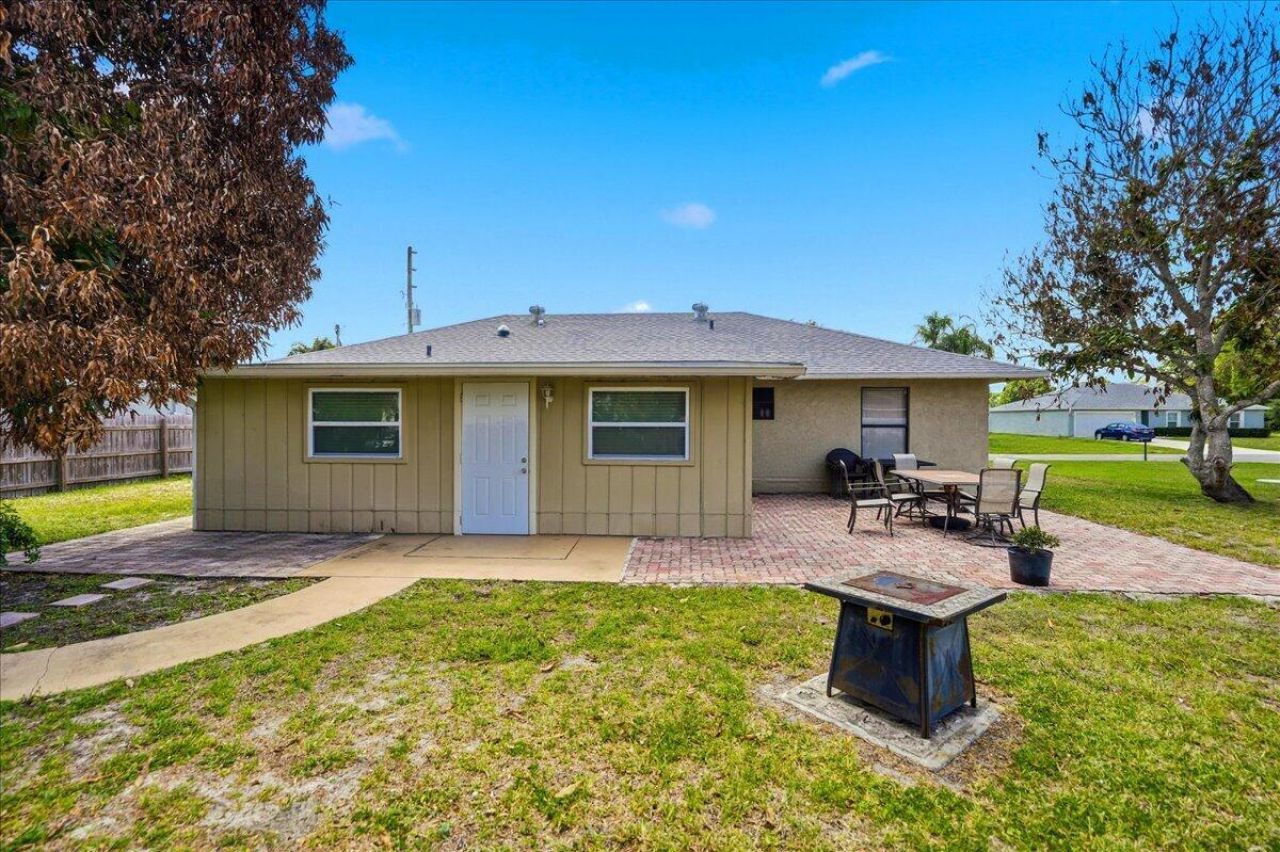 667 SE Faith Terrace, Port Saint Lucie, FL 34983 Photo