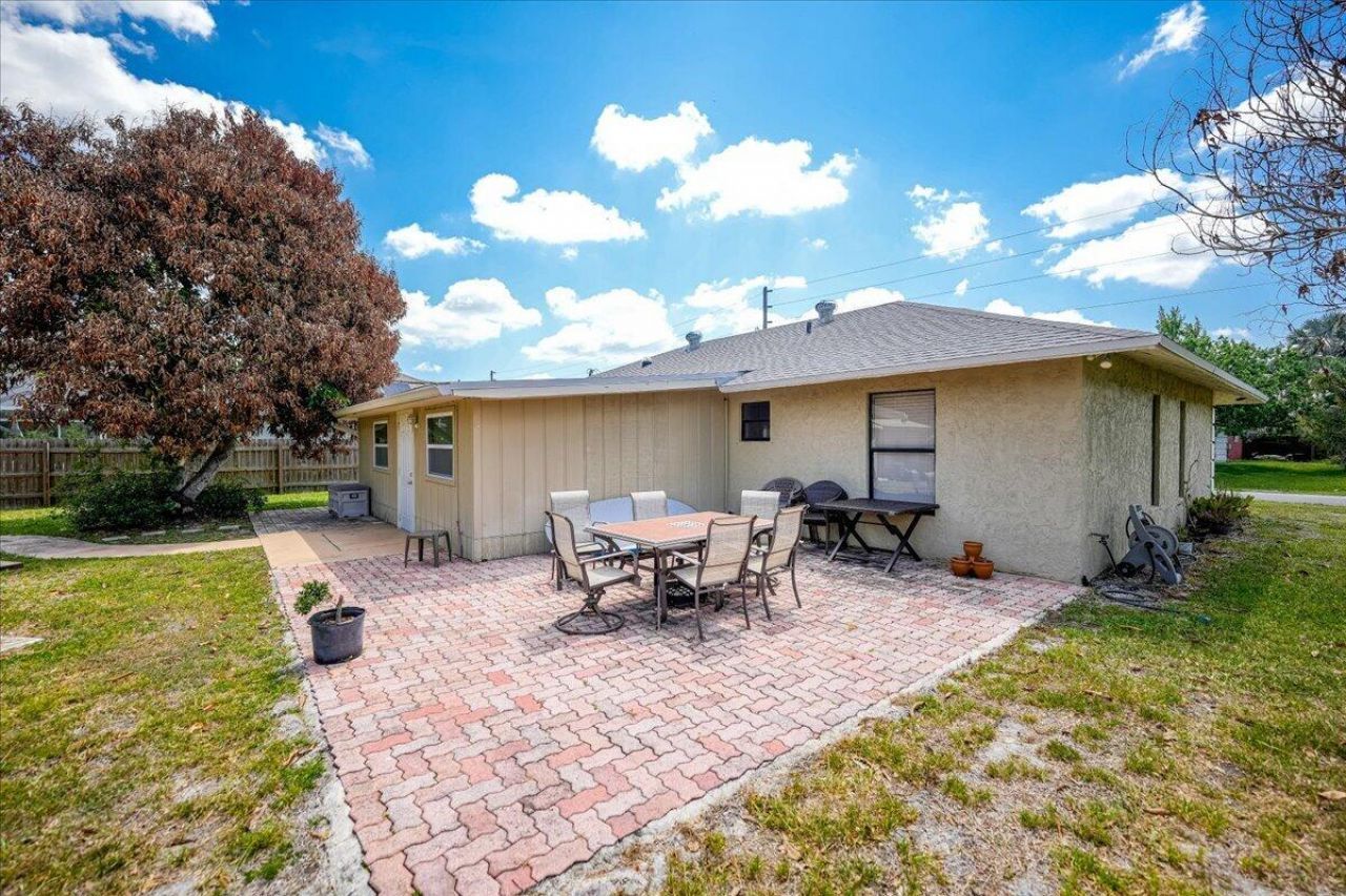 667 SE Faith Terrace, Port Saint Lucie, FL 34983 Photo