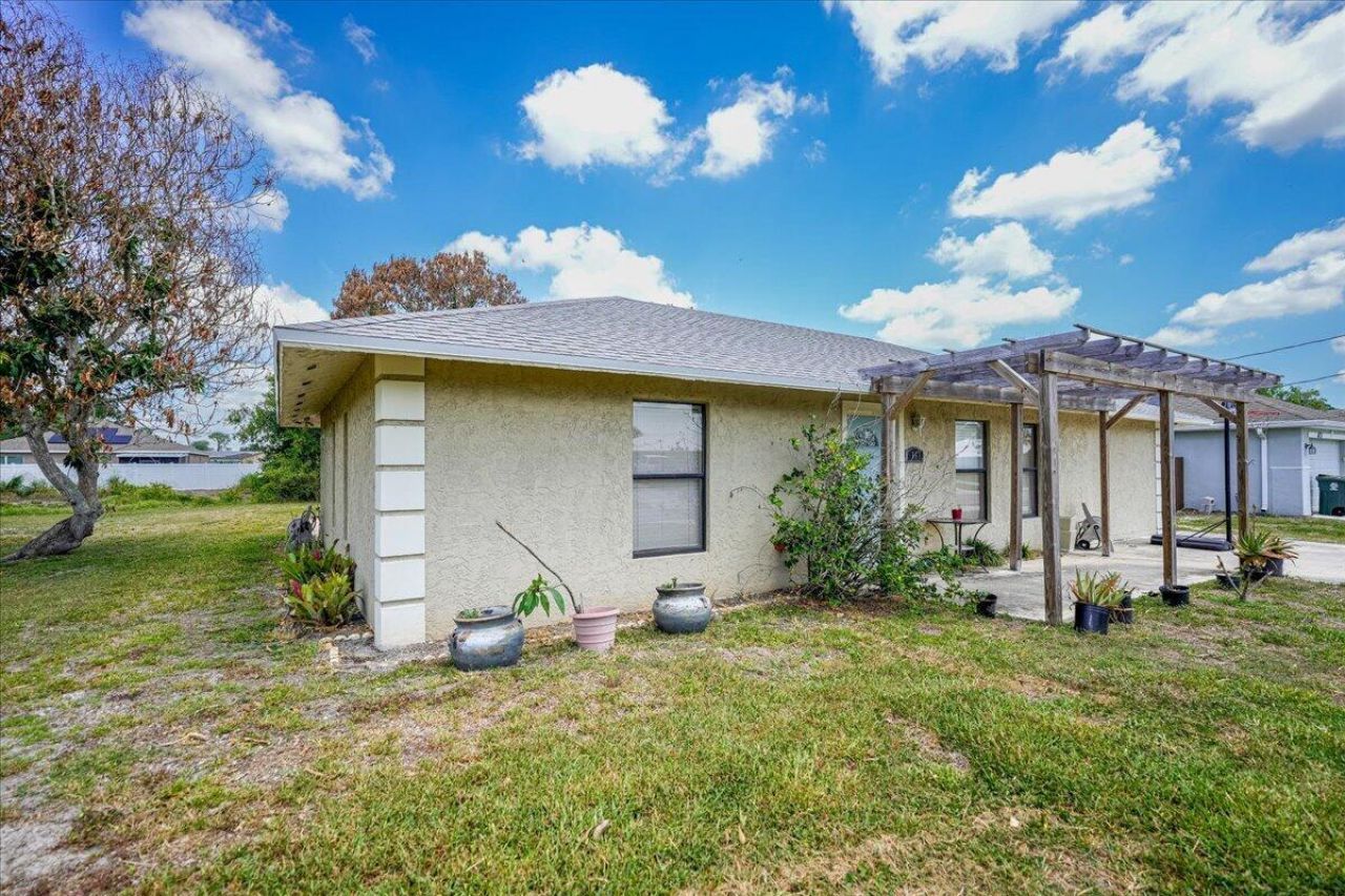 667 SE Faith Terrace, Port Saint Lucie, FL 34983 Photo