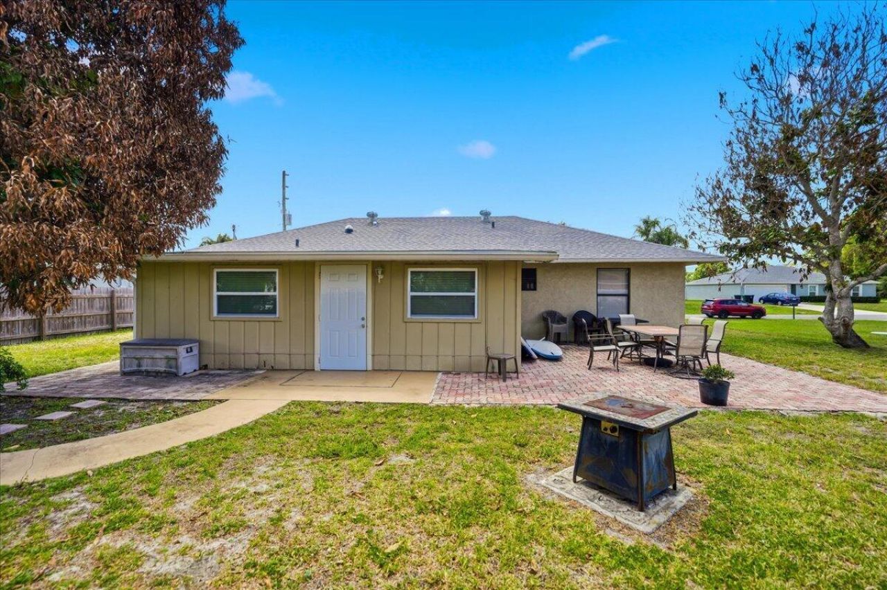 667 SE Faith Terrace, Port Saint Lucie, FL 34983 Photo