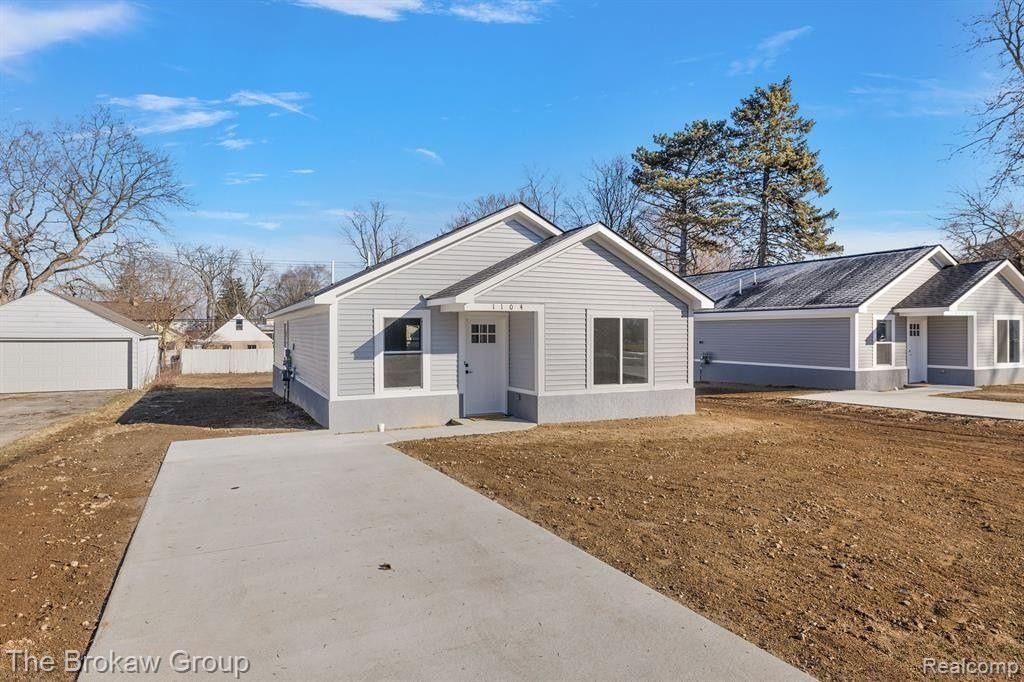 1104 La Salle Avenue, Waterford Township, MI 48328 Main Photo