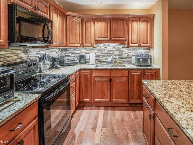 1653 Greenway Road SE, Unit 202, North Canton, OH 44709 Photo 14