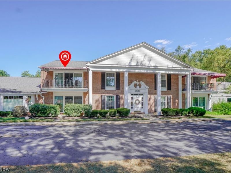 1653 Greenway Road SE, Unit 202, North Canton, OH 44709 Photo 2