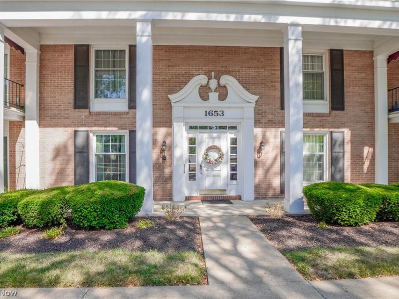 1653 Greenway Road SE, Unit 202, North Canton, OH 44709 Photo 3