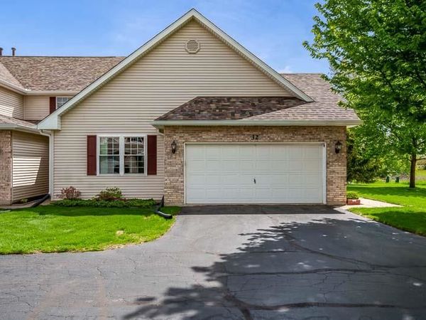 12014 BANEBERRY DR #32, ROSCOE, IL 61073