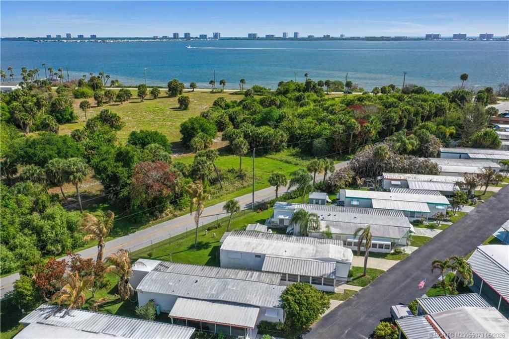 4736 NE Blue Heron Lane, Jensen Beach, FL 34957 Photo