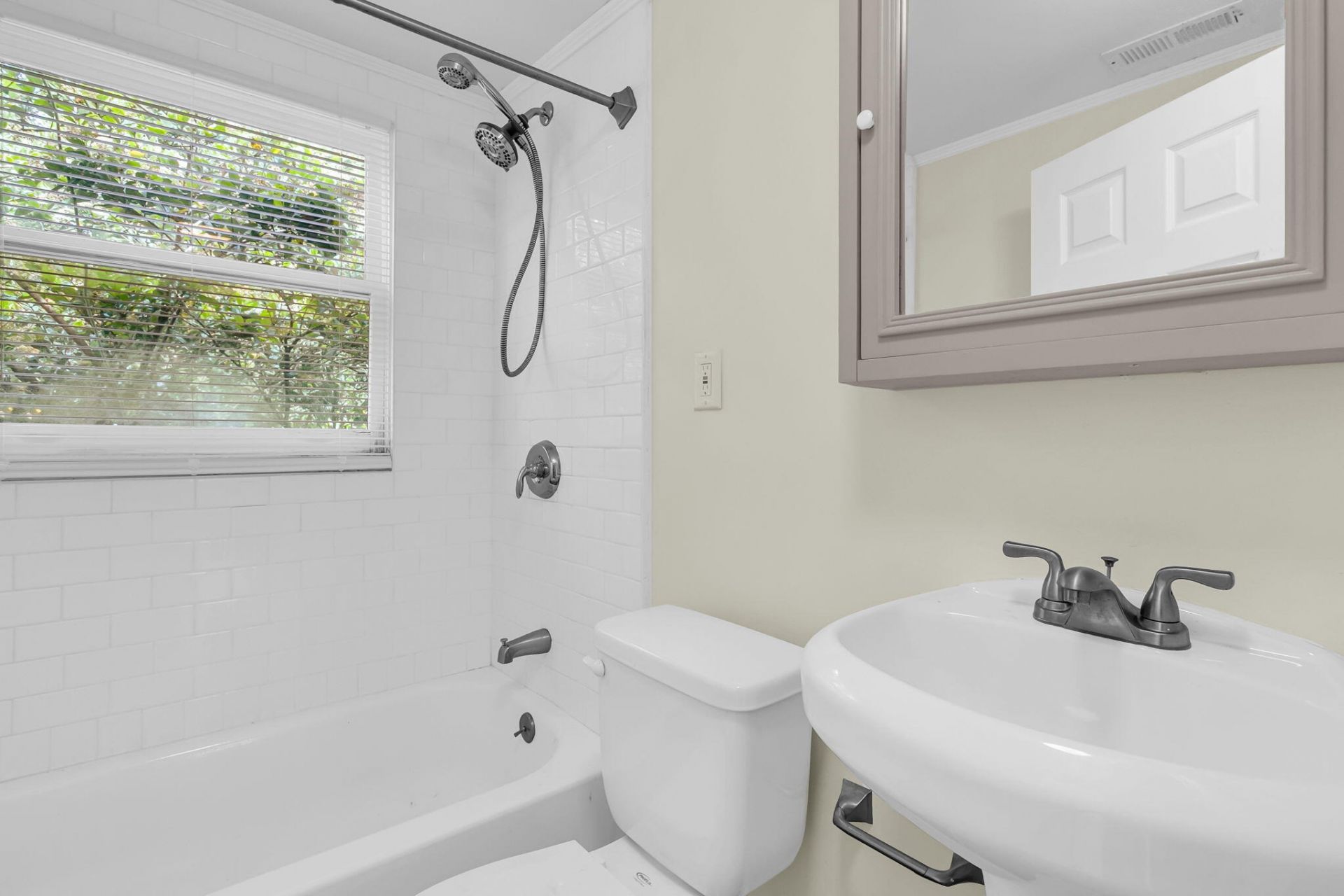 1903 Grayson Street Photo 11