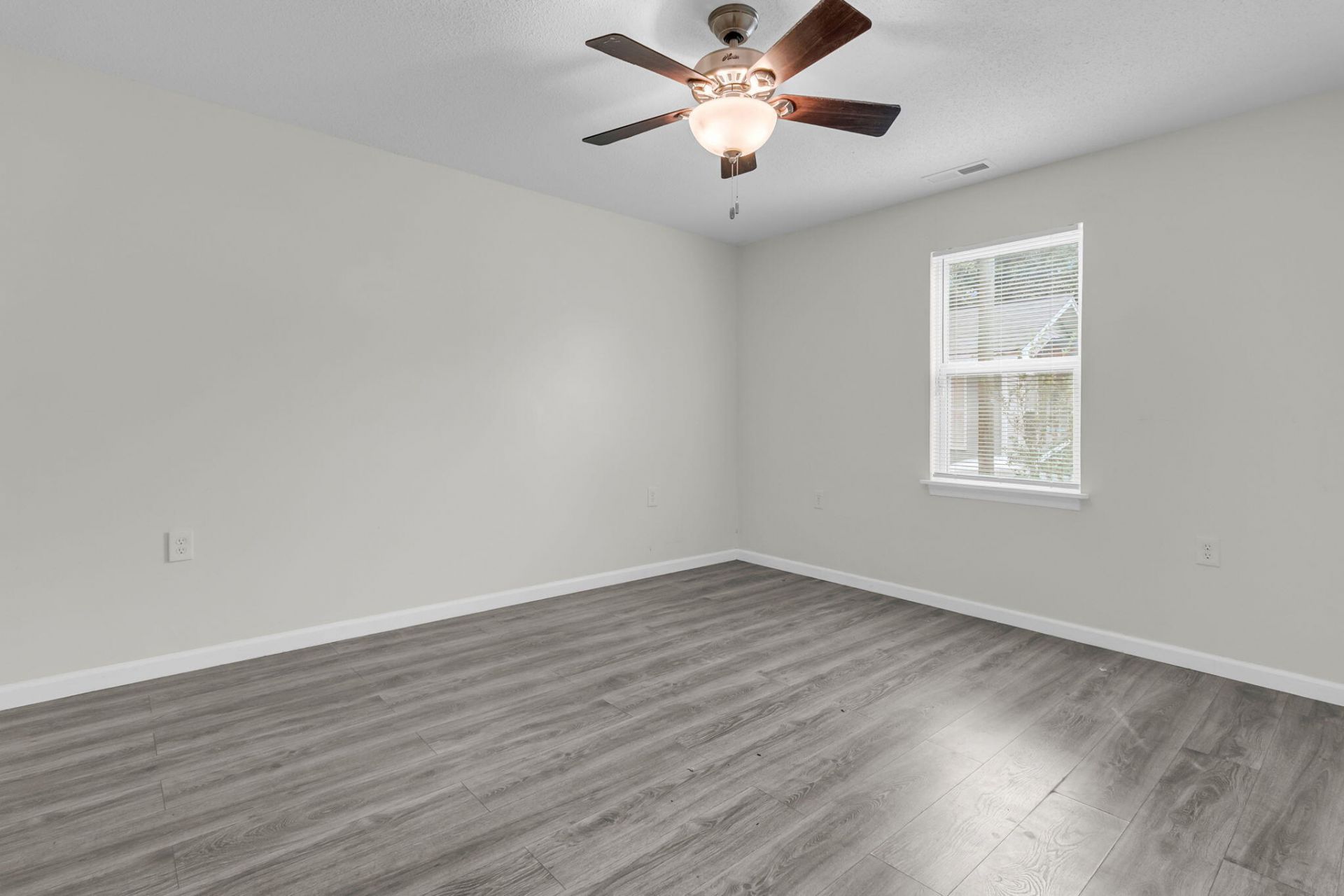 1903 Grayson Street Photo 14