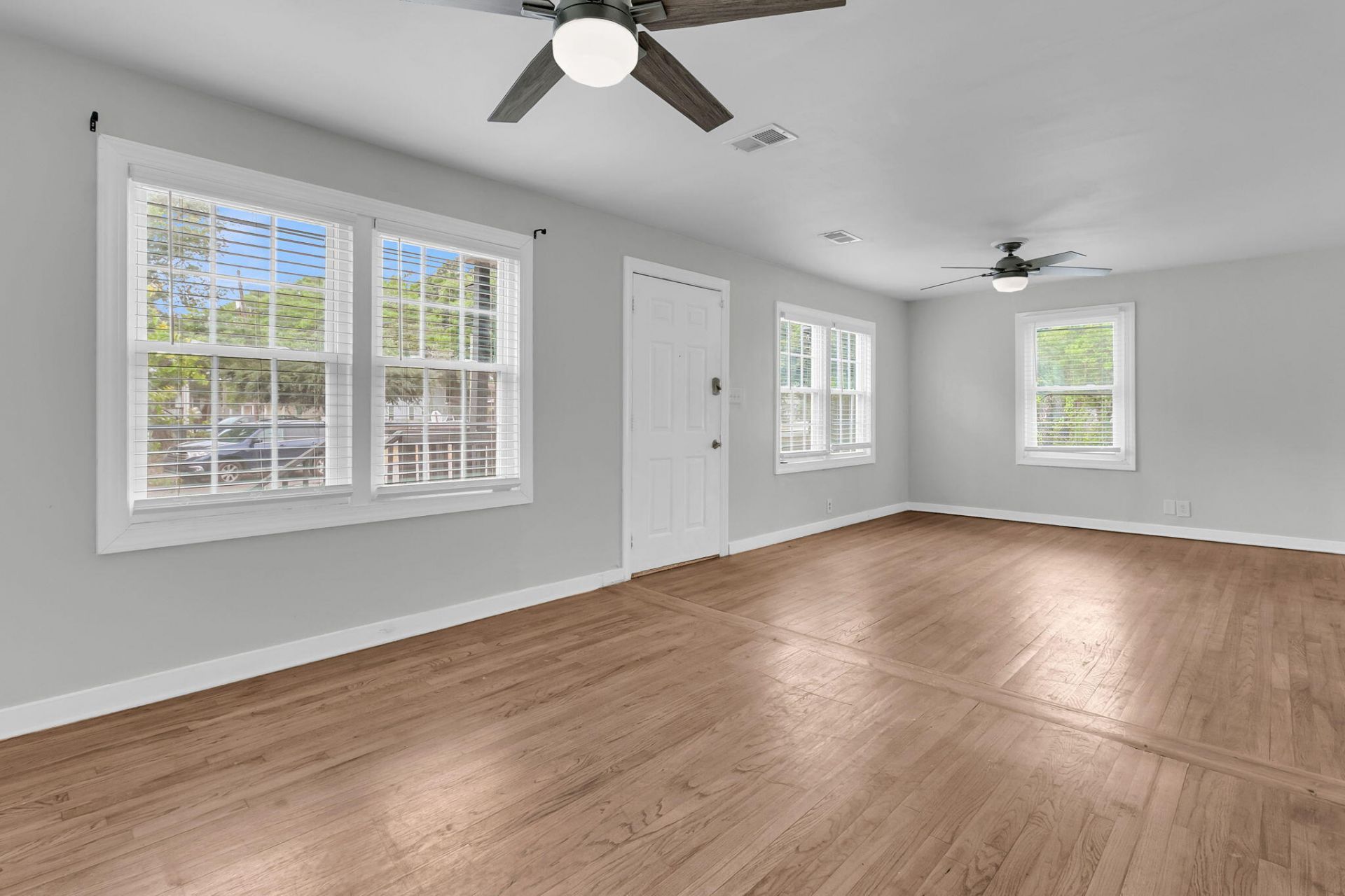 1903 Grayson Street Photo 4